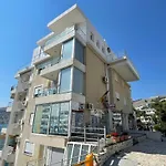Golden Apartment 2